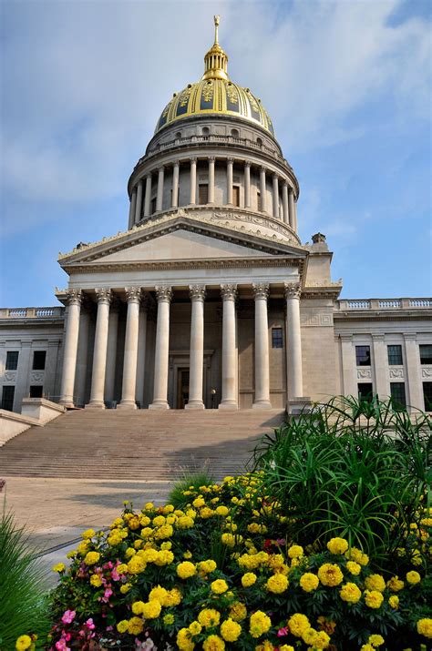 West Virginia State Capitol .